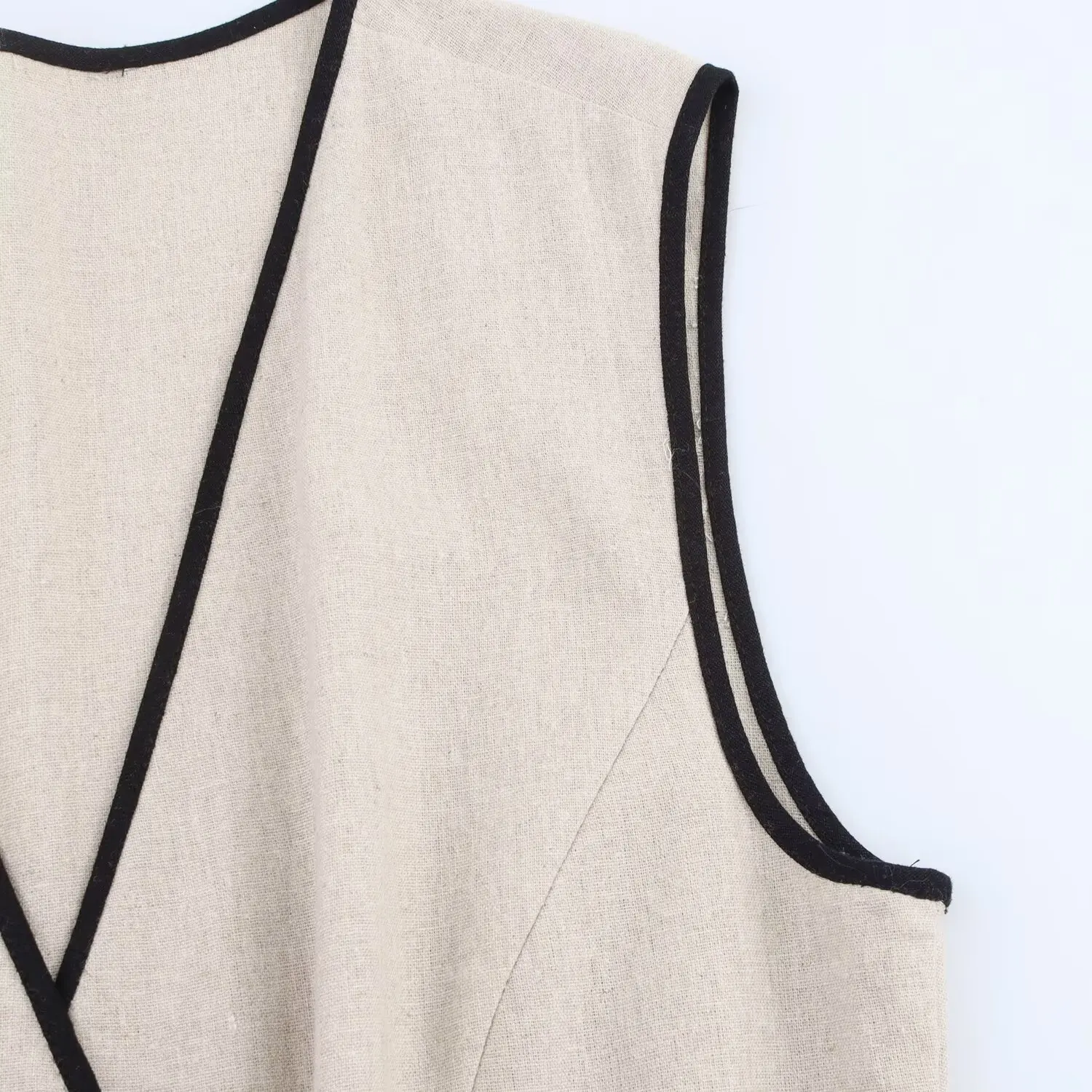 Mila | V-Neck Single-Breasted Sleeveless Midi Dress with Belt