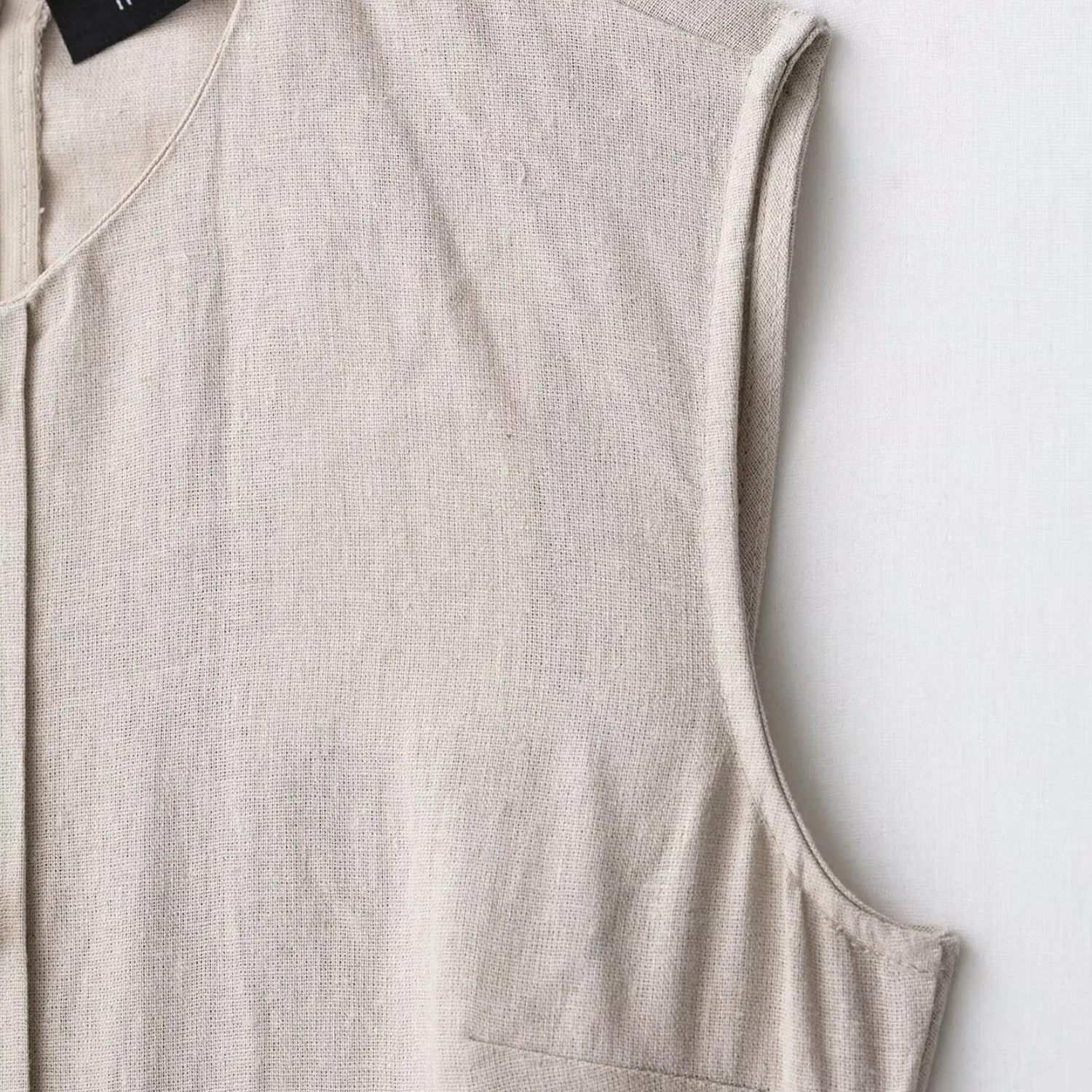 Iris | Sleeveless Linen-Blend Midi Dress with Barrel Pocket Accent